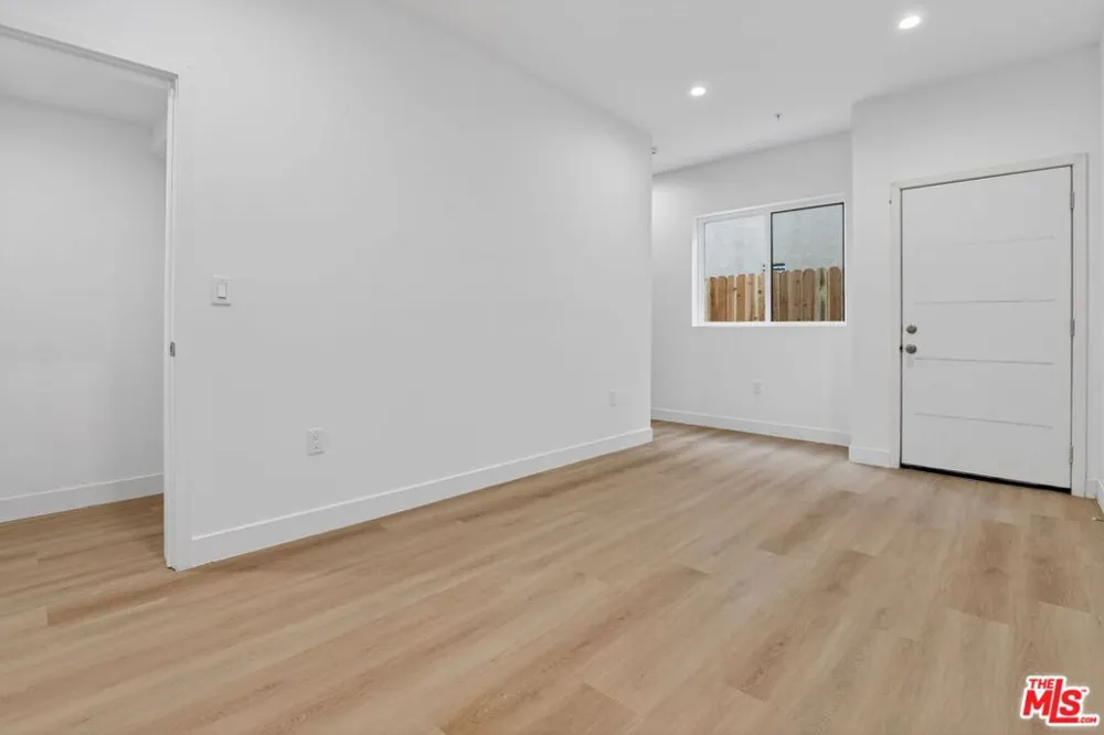 11446 Oxnard Street #C North Hollywood, CA 91606