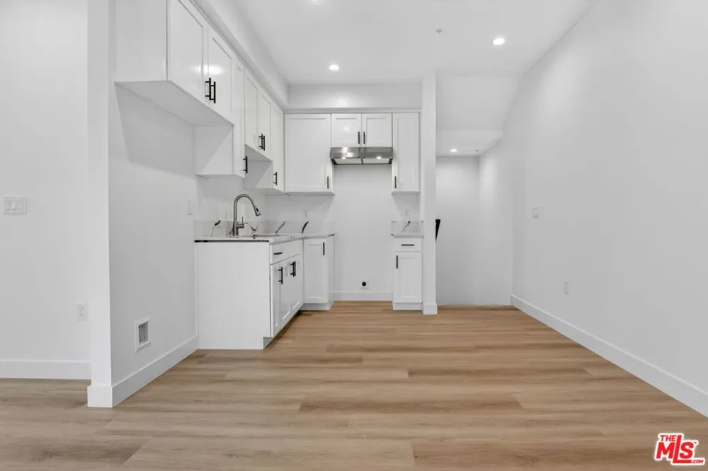 11446 Oxnard Street #C North Hollywood, CA 91606