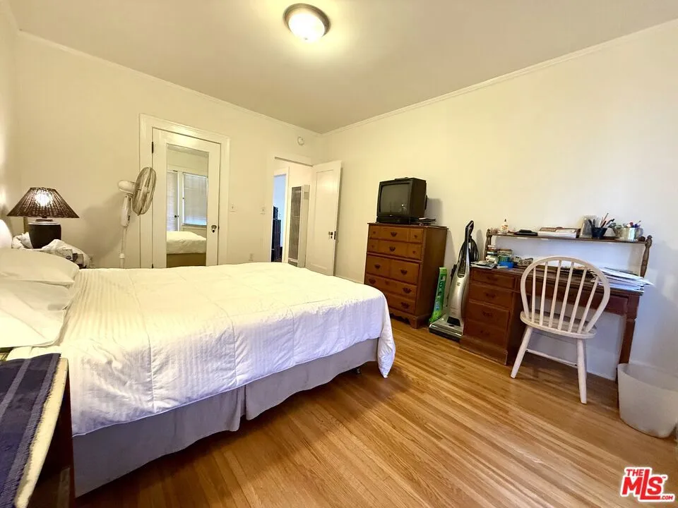 500 Kingsley Drive Los Angeles, CA 90004