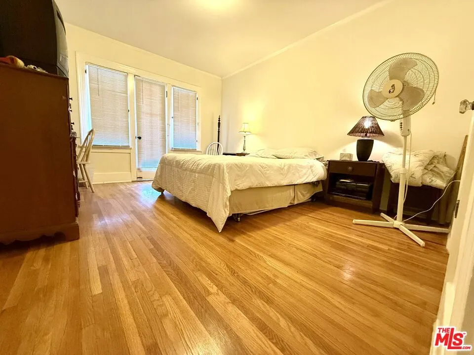 500 Kingsley Drive Los Angeles, CA 90004