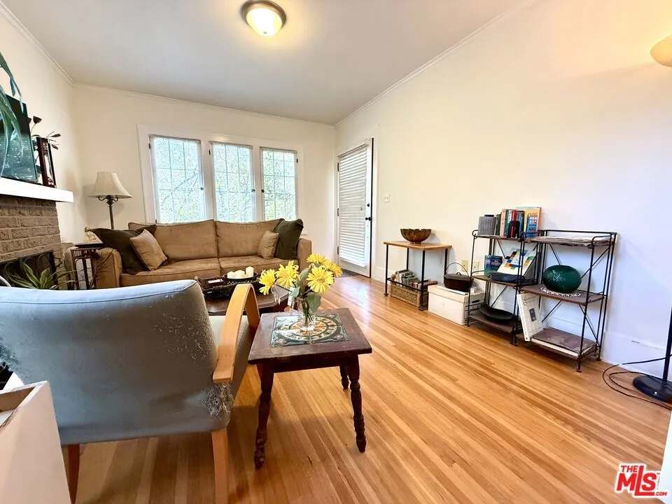 500 Kingsley Drive Los Angeles, CA 90004