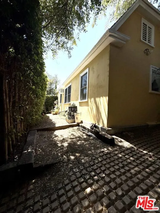 500 Kingsley Drive Los Angeles, CA 90004