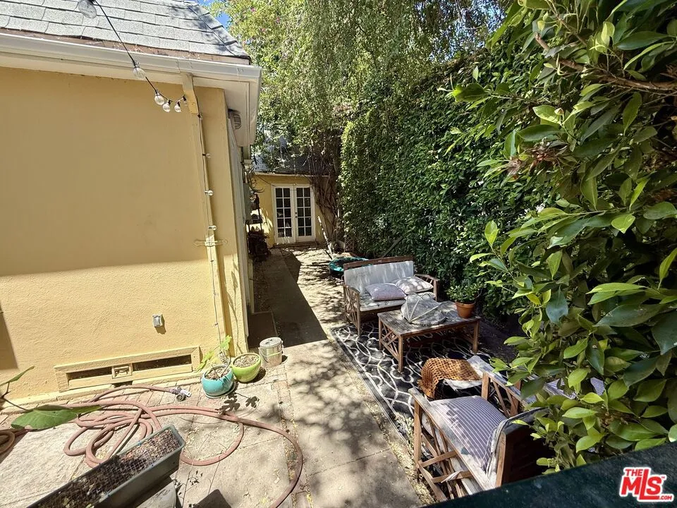 500 Kingsley Drive Los Angeles, CA 90004