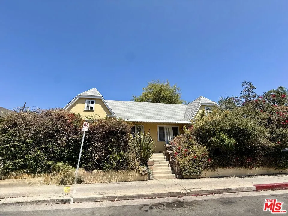 500 Kingsley Drive Los Angeles, CA 90004