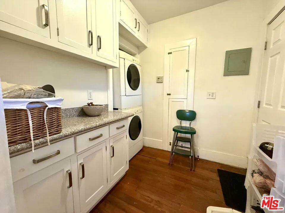 500 Kingsley Drive Los Angeles, CA 90004