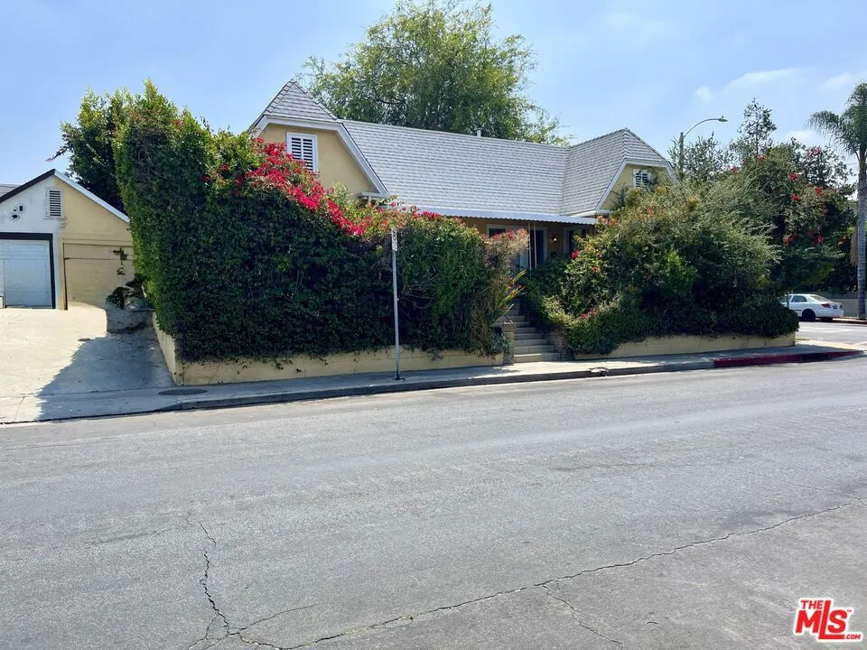500 Kingsley Drive Los Angeles, CA 90004