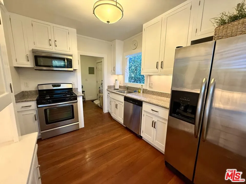 500 Kingsley Drive Los Angeles, CA 90004