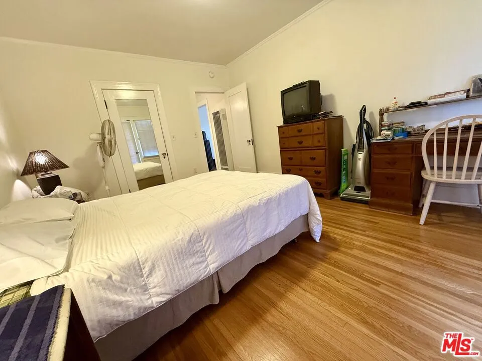 500 Kingsley Drive Los Angeles, CA 90004