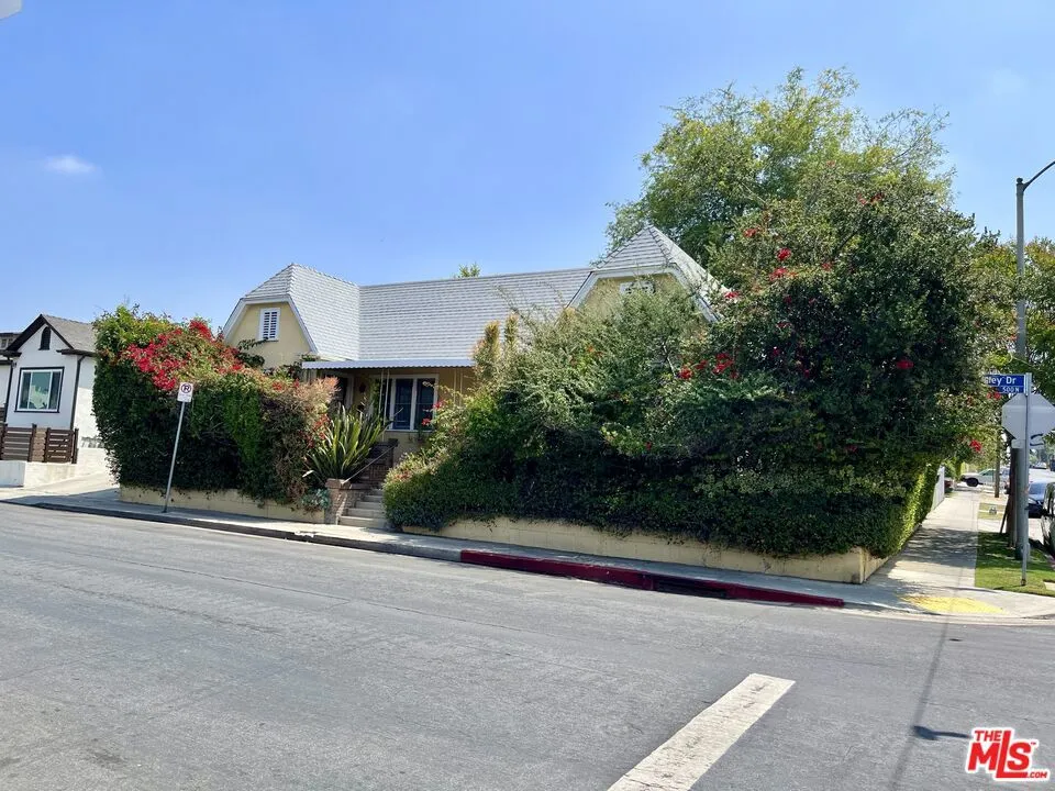 500 Kingsley Drive Los Angeles, CA 90004