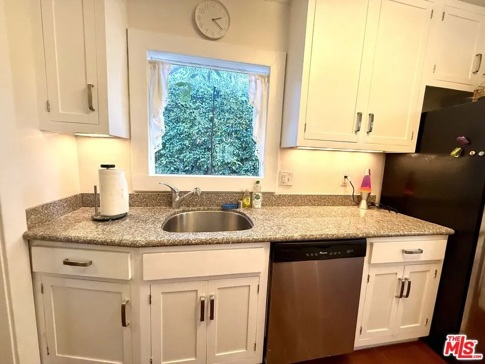 500 Kingsley Drive Los Angeles, CA 90004