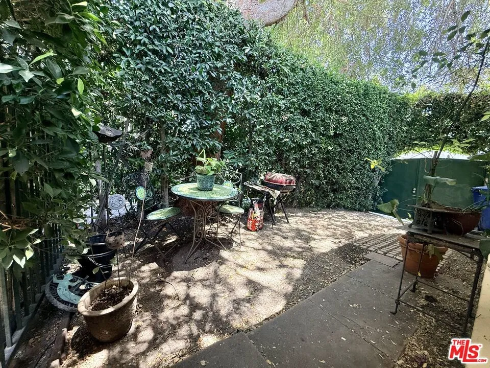 500 Kingsley Drive Los Angeles, CA 90004