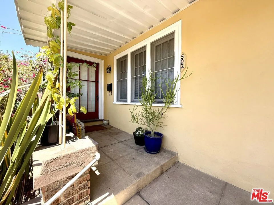 500 Kingsley Drive Los Angeles, CA 90004