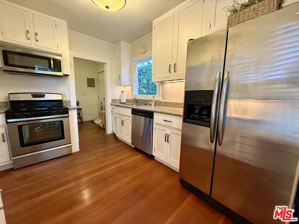500 Kingsley Drive Los Angeles, CA 90004