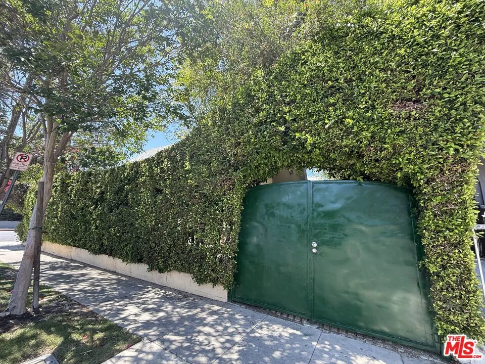 500 Kingsley Drive Los Angeles, CA 90004