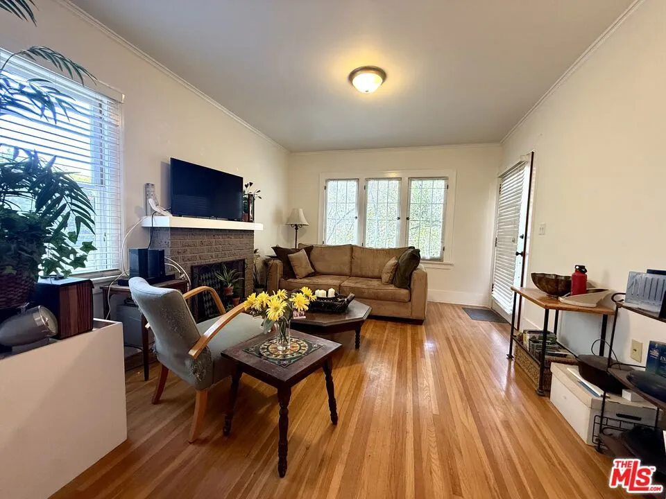 500 Kingsley Drive Los Angeles, CA 90004