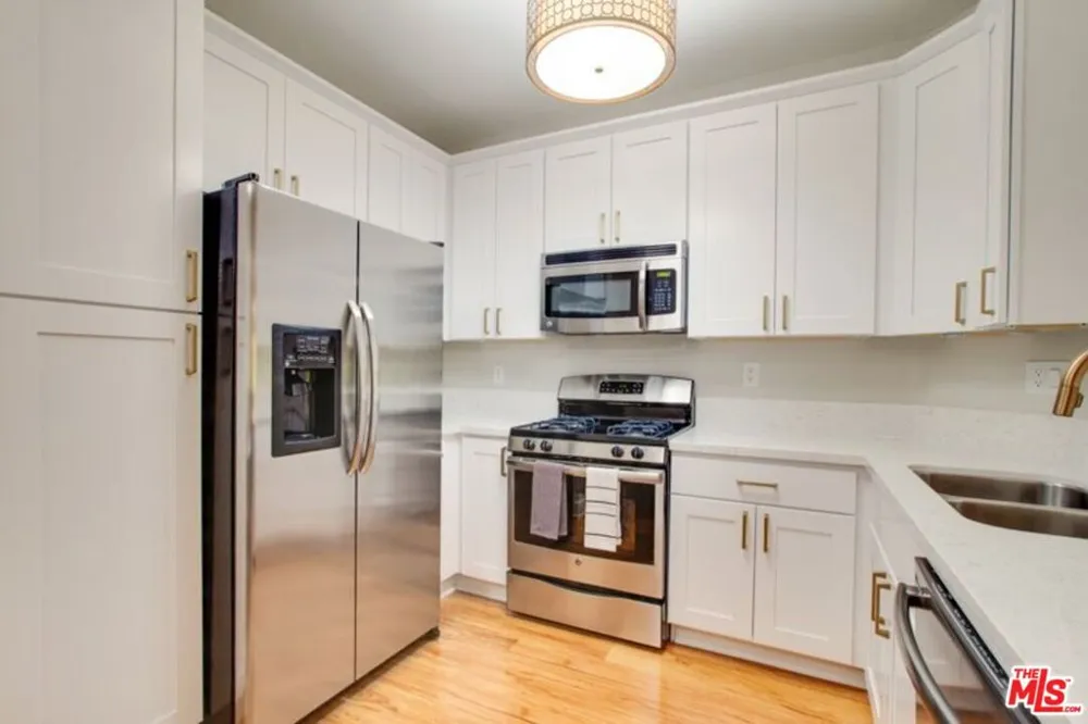 348 S Hauser Boulevard #2-129 Los Angeles, CA 90036