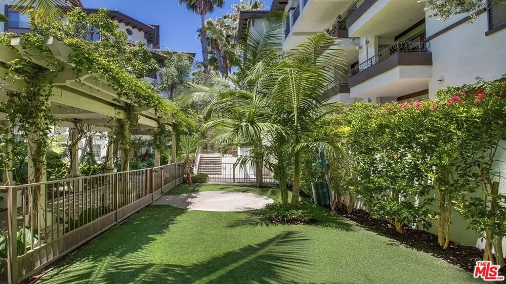 348 S Hauser Boulevard #2-129 Los Angeles, CA 90036