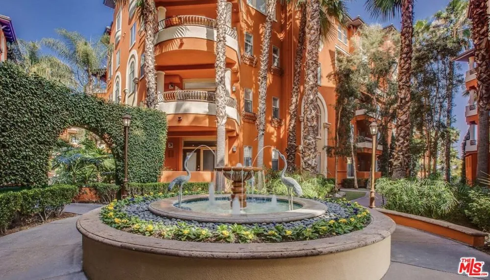 348 S Hauser Boulevard #2-129 Los Angeles, CA 90036
