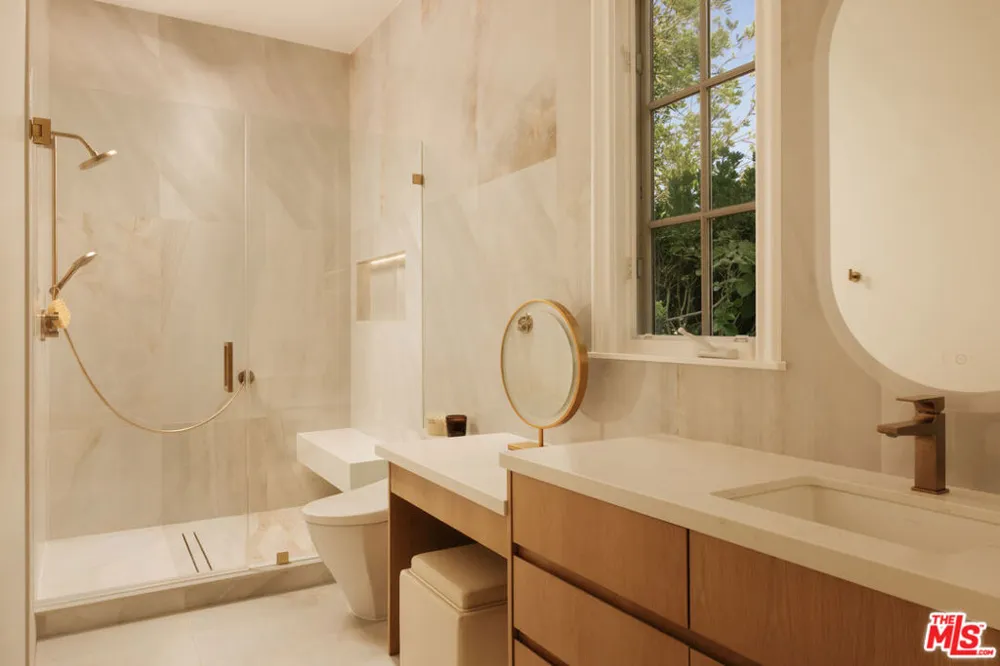 25410 Prado De Las Bellotas Calabasas, CA 91302