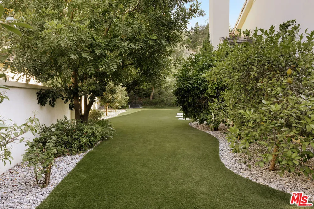 25410 Prado De Las Bellotas Calabasas, CA 91302