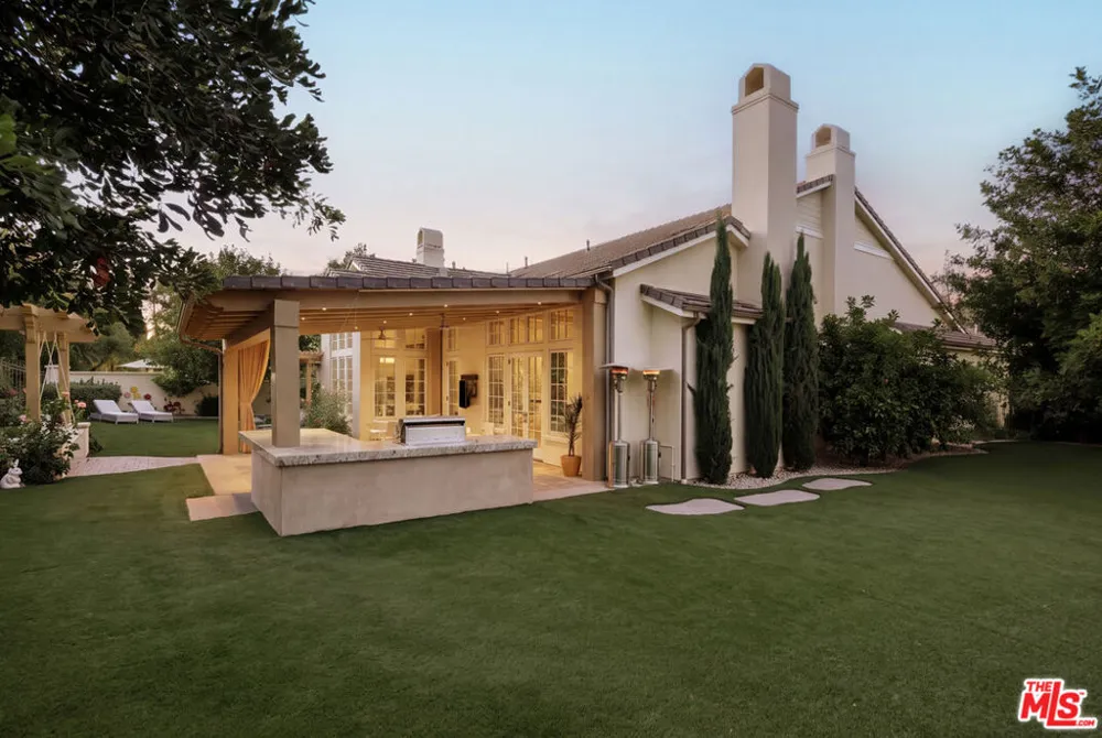 25410 Prado De Las Bellotas Calabasas, CA 91302