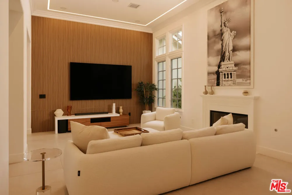 25410 Prado De Las Bellotas Calabasas, CA 91302