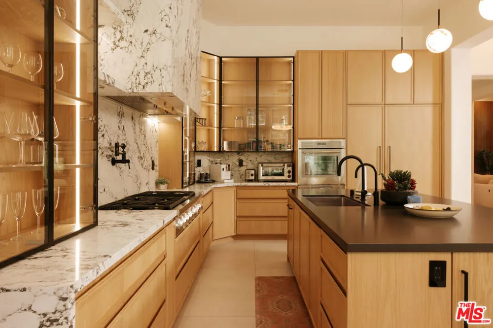25410 Prado De Las Bellotas Calabasas, CA 91302