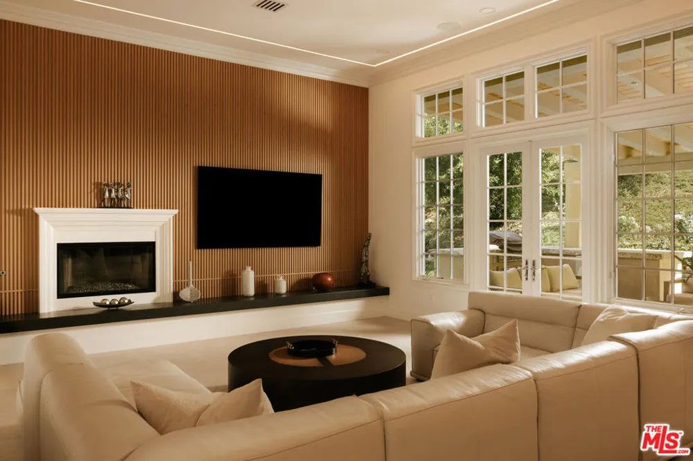 25410 Prado De Las Bellotas Calabasas, CA 91302
