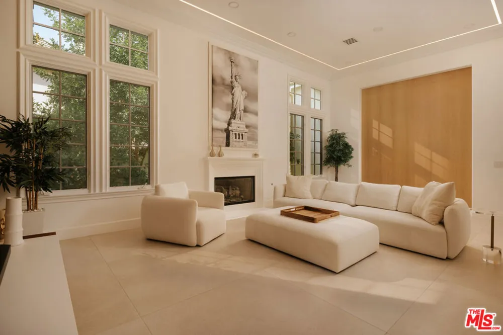 25410 Prado De Las Bellotas Calabasas, CA 91302