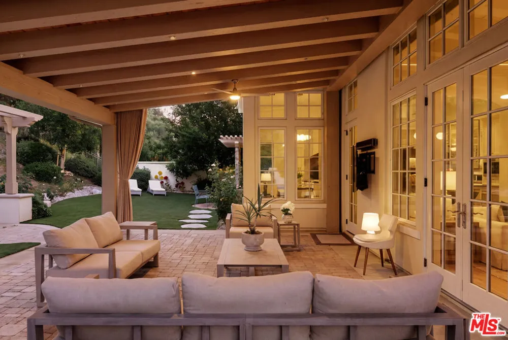 25410 Prado De Las Bellotas Calabasas, CA 91302