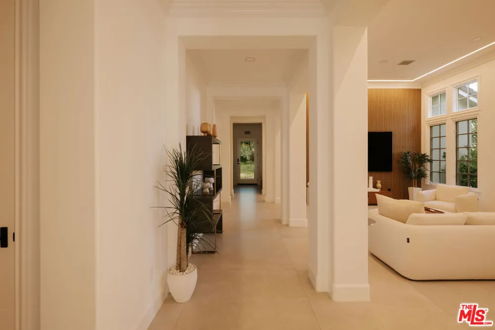 25410 Prado De Las Bellotas Calabasas, CA 91302