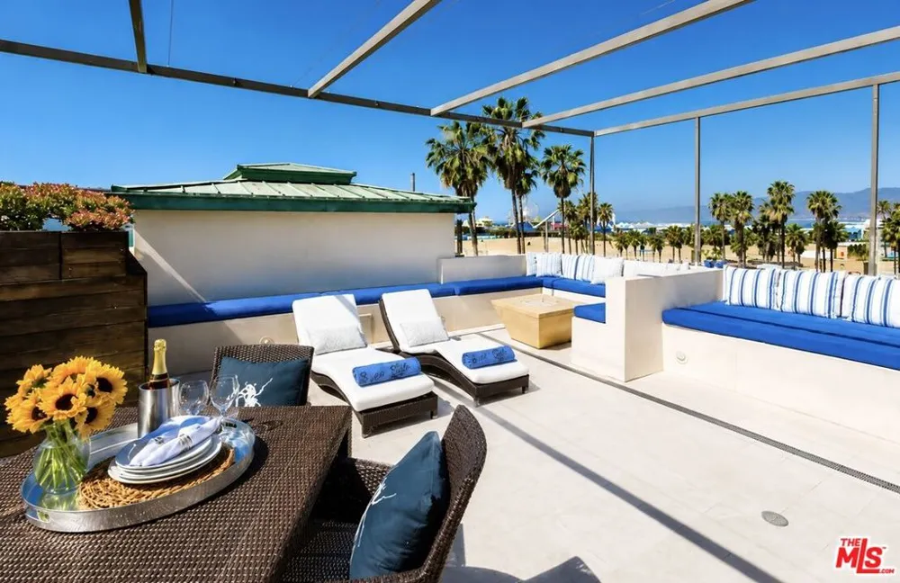 11 Marine Terrace #5 Santa Monica, CA 90401
