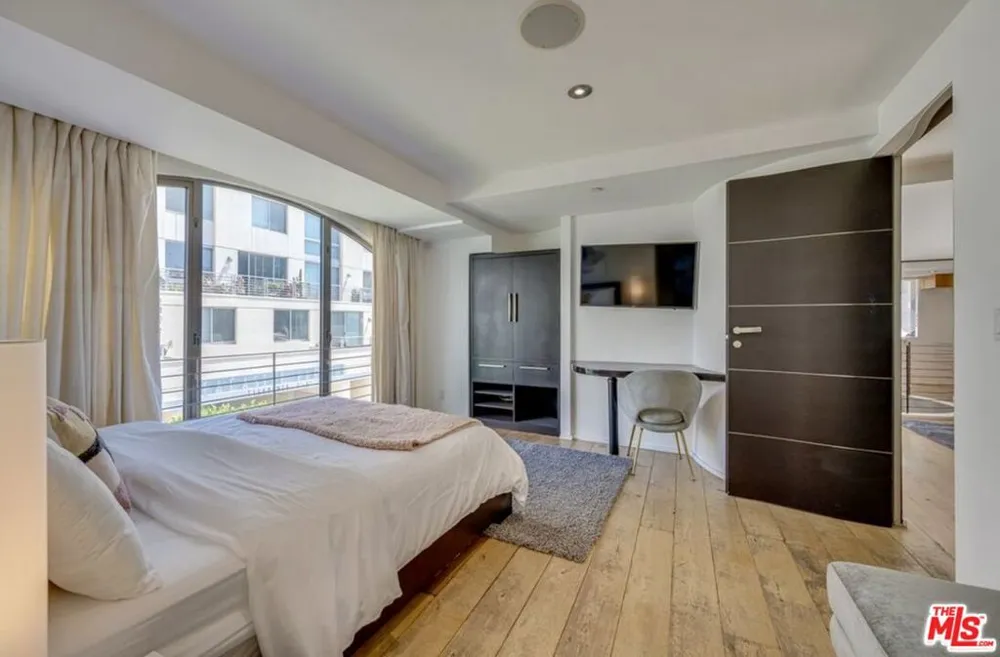 11 Marine Terrace #5 Santa Monica, CA 90401