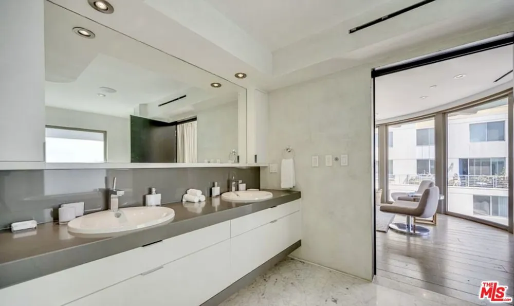 11 Marine Terrace #5 Santa Monica, CA 90401