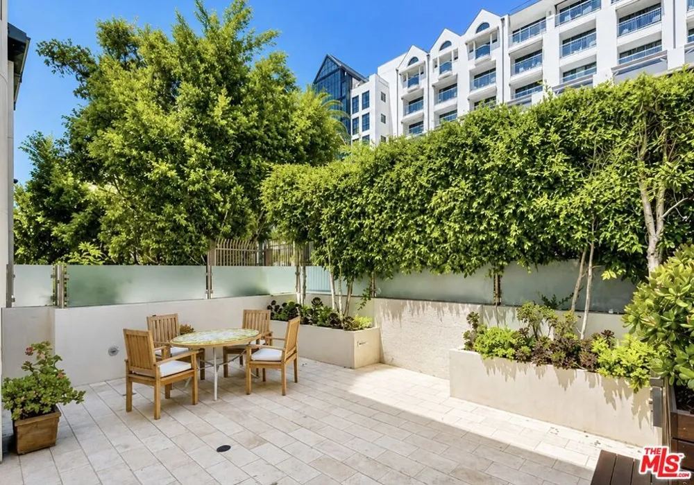 11 Marine Terrace #5 Santa Monica, CA 90401