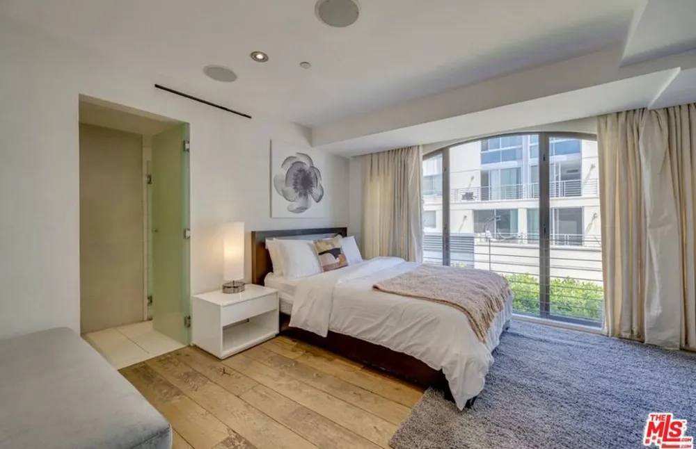 11 Marine Terrace #5 Santa Monica, CA 90401