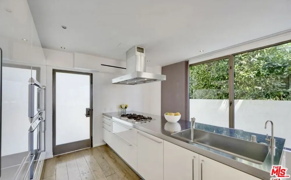 11 Marine Terrace #5 Santa Monica, CA 90401