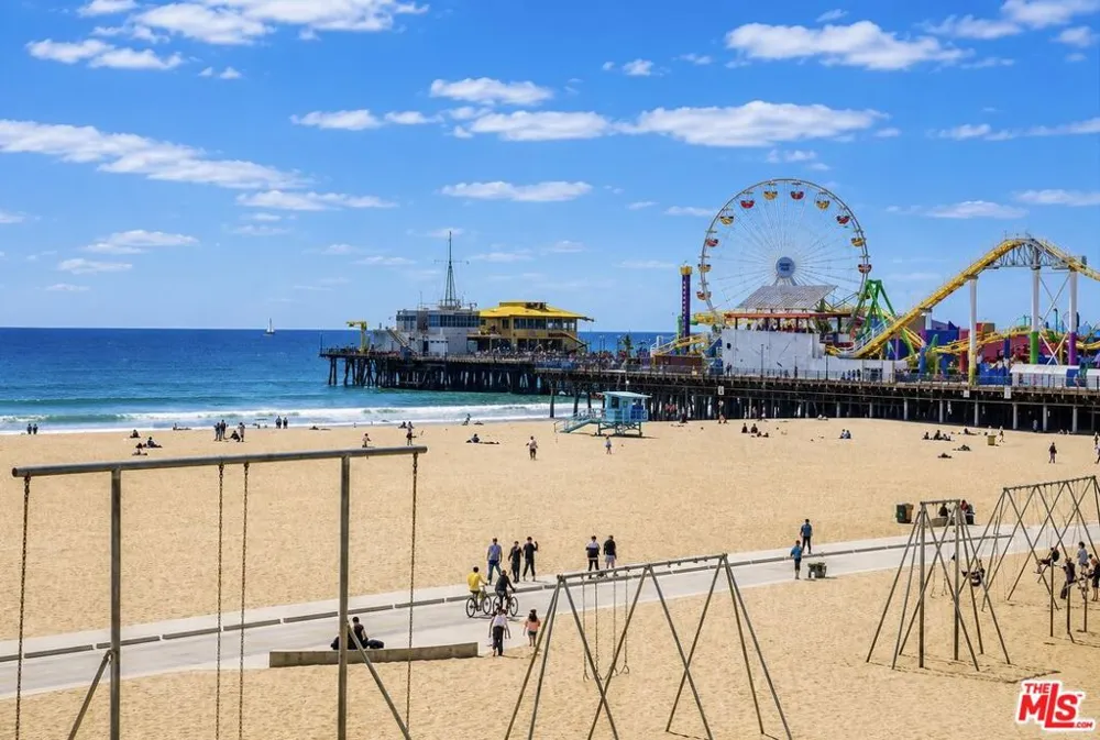 11 Marine Terrace #5 Santa Monica, CA 90401