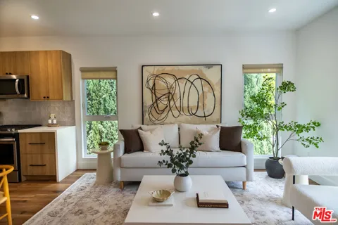 249 Bonnie Brea Street #4