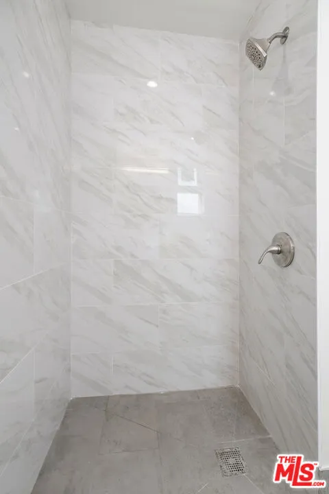 1832 S Barrington Avenue #401 Los Angeles, CA 90025