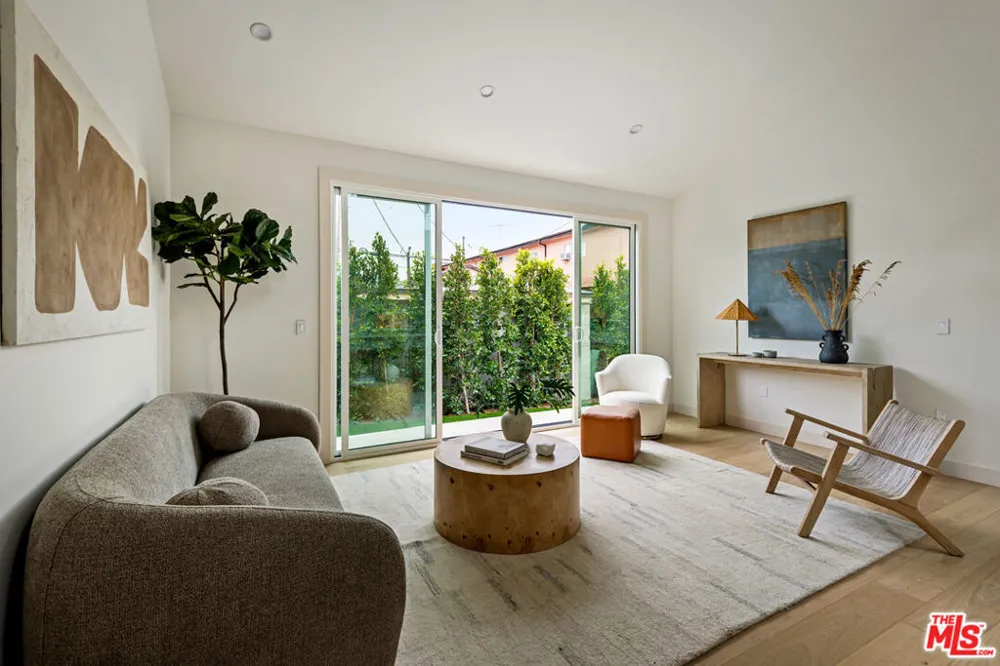 11838 Juniette Culver City, CA 90230