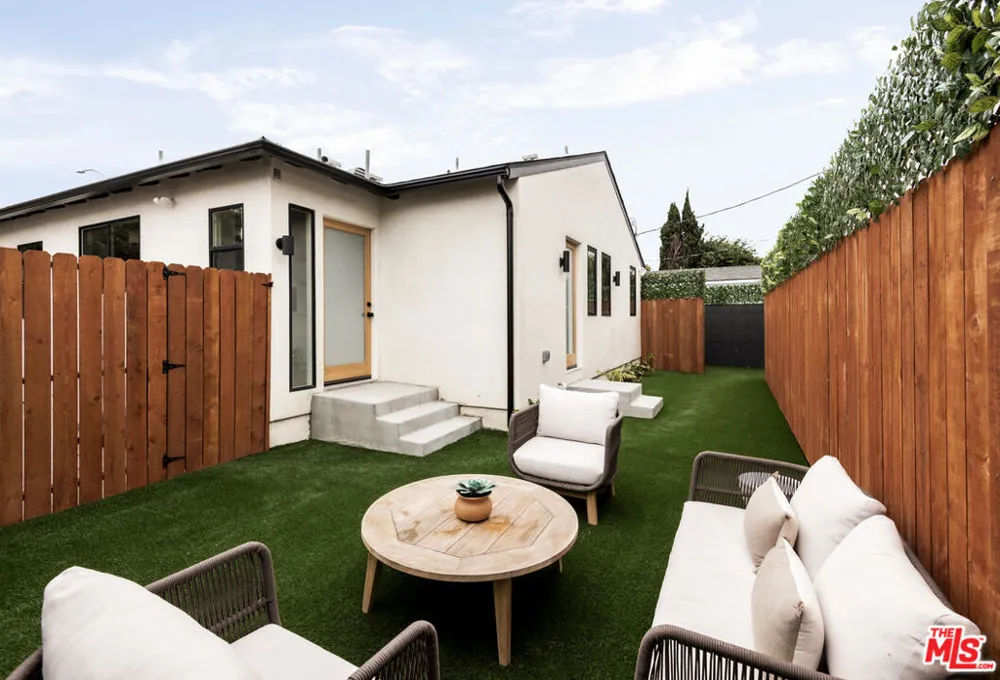 11838 Juniette Culver City, CA 90230