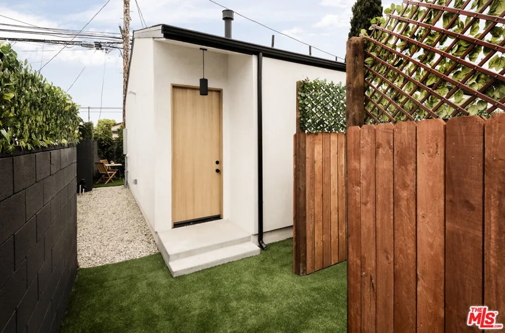 11838 Juniette Culver City, CA 90230