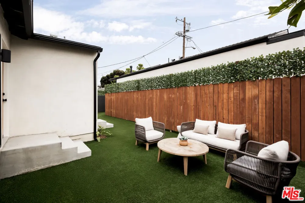 11838 Juniette Culver City, CA 90230