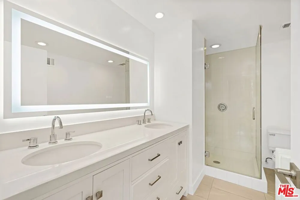 7250 Franklin Avenue #507 Los Angeles, CA 90046