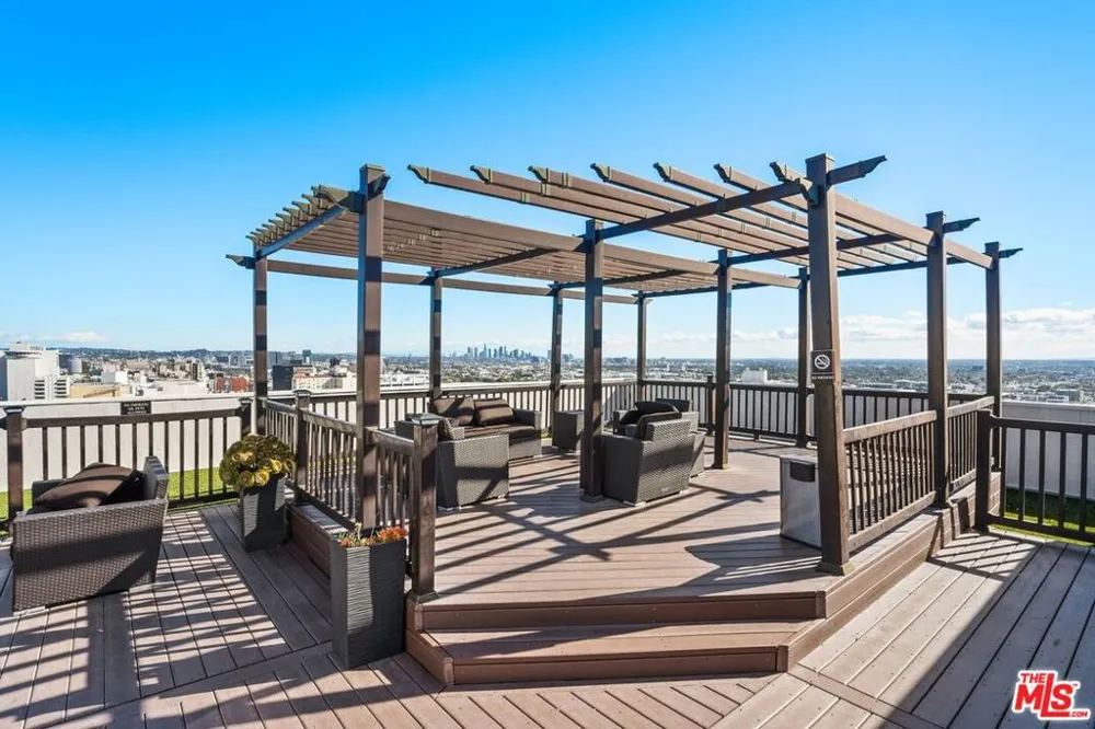 7250 Franklin Avenue #507 Los Angeles, CA 90046