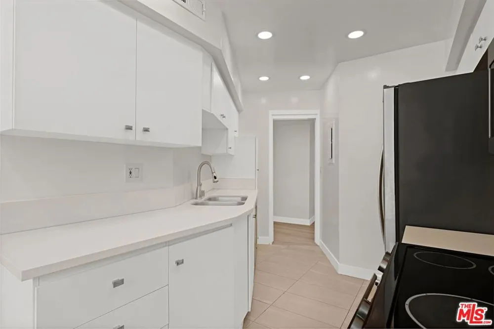 7250 Franklin Avenue #507 Los Angeles, CA 90046