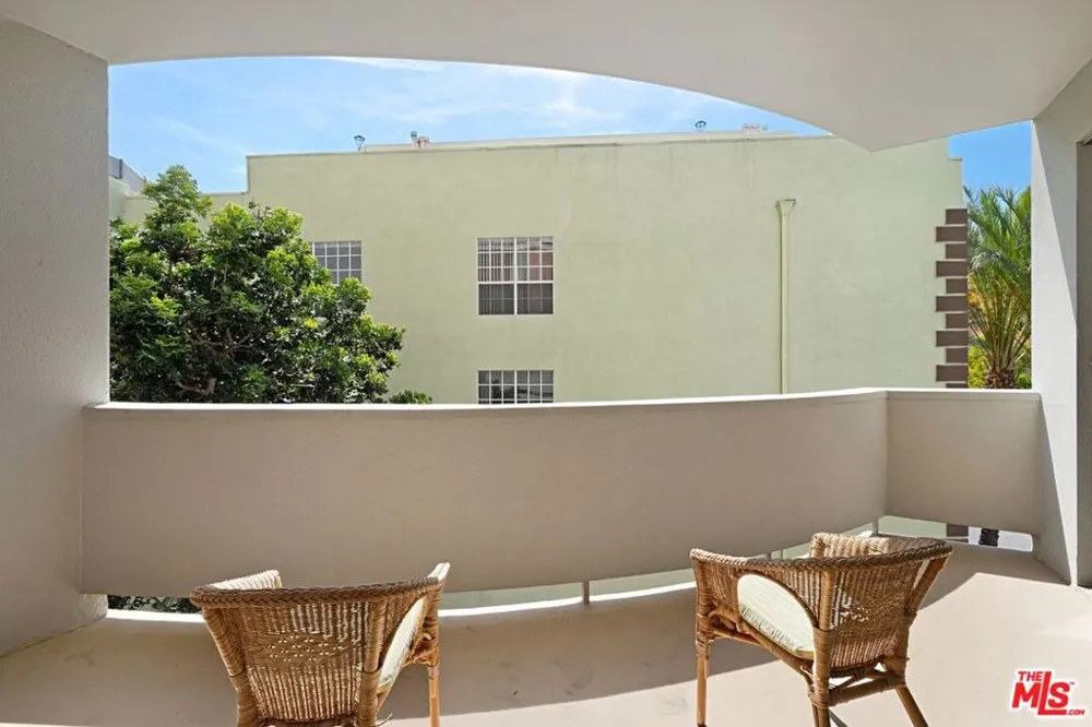 7250 Franklin Avenue #507 Los Angeles, CA 90046