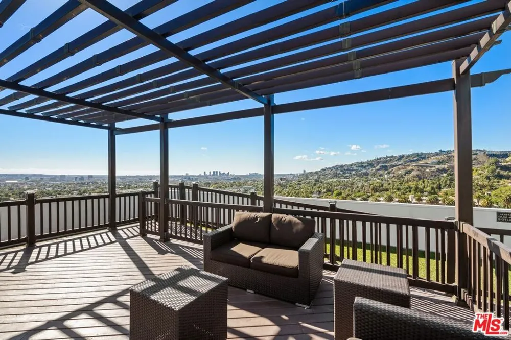 7250 Franklin Avenue #507 Los Angeles, CA 90046