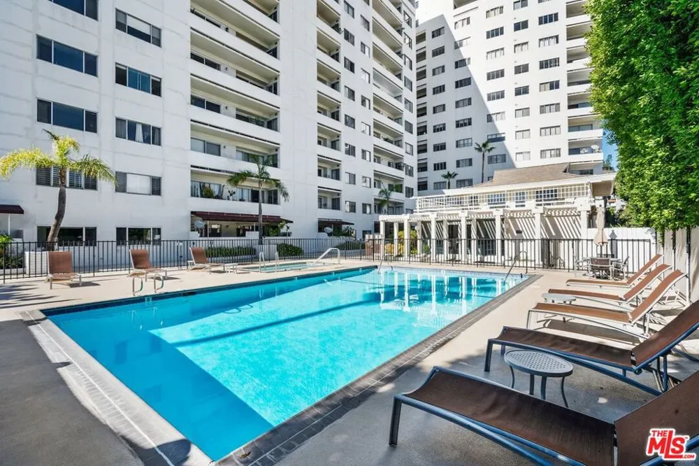 7250 Franklin Avenue #507 Los Angeles, CA 90046